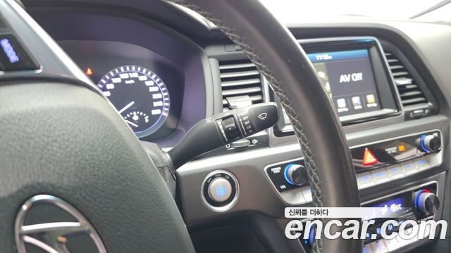 Hyundai Sonata 2018 — photo 17