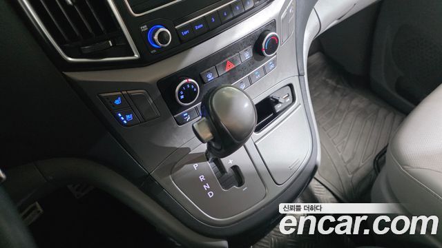 Hyundai Starex 2021 — photo 12