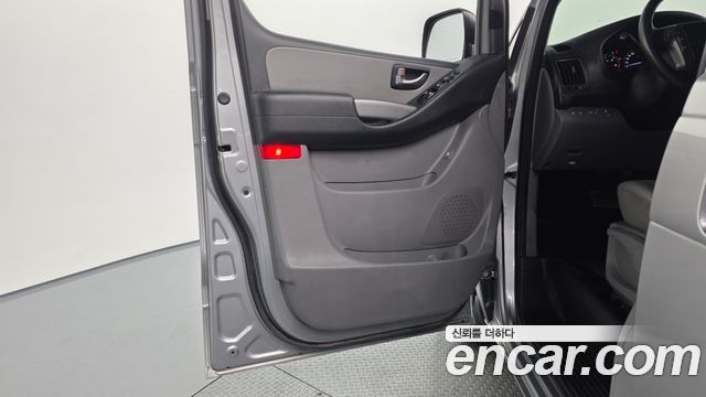 Hyundai Starex 2021 — photo 15