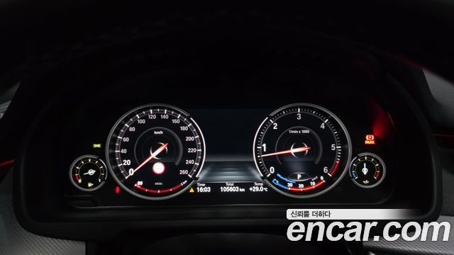 BMW X5 2018 — photo 11