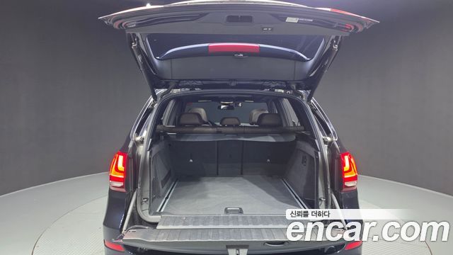 BMW X5 2018 — photo 26