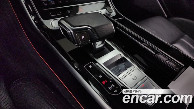 Audi A8 2020 — photo 9
