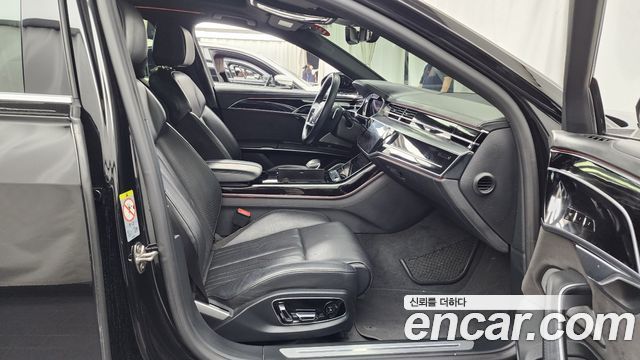 Audi A8 2020 — photo 11