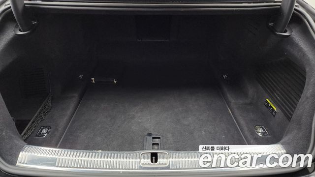 Audi A8 2020 — photo 20
