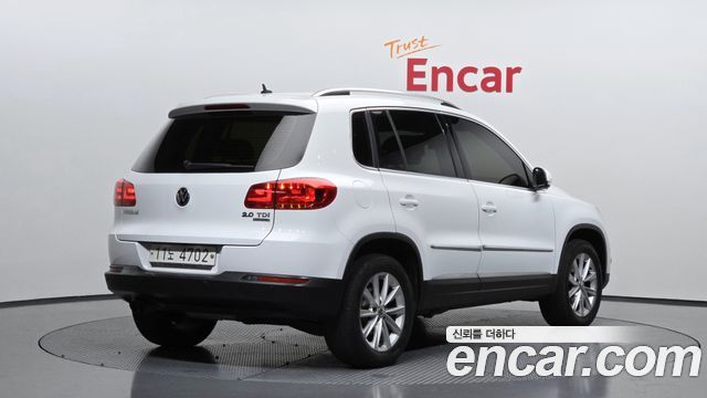 Volkswagen Tiguan 2015 — photo 2