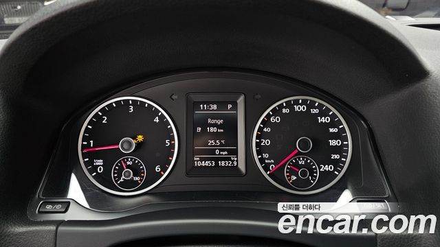 Volkswagen Tiguan 2015 — photo 8