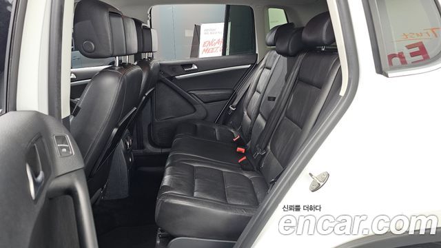 Volkswagen Tiguan 2015 — photo 12
