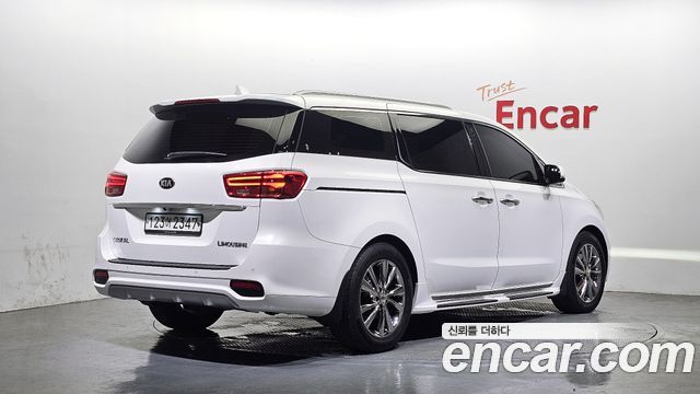 Kia Canival 2020 — photo 2