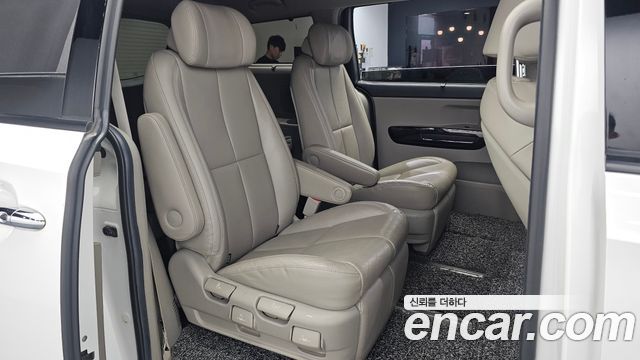 Kia Canival 2020 — photo 17