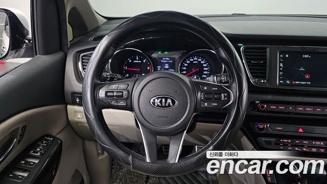 Kia Canival 2020 — photo 21