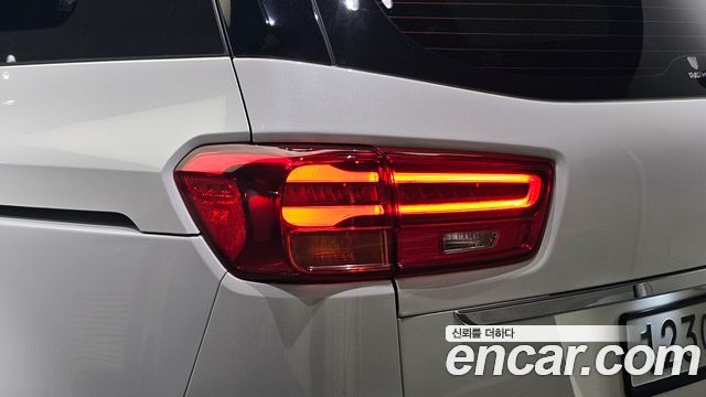 Kia Canival 2020 — photo 9