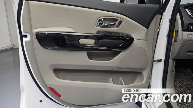 Kia Canival 2020 — photo 15