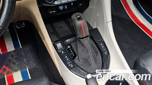 Hyundai Veloster 2018 — photo 9
