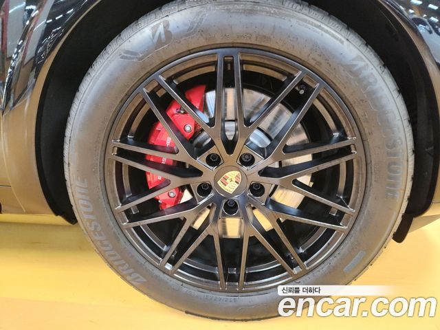 Porsche Cayenne 2025 — photo 4