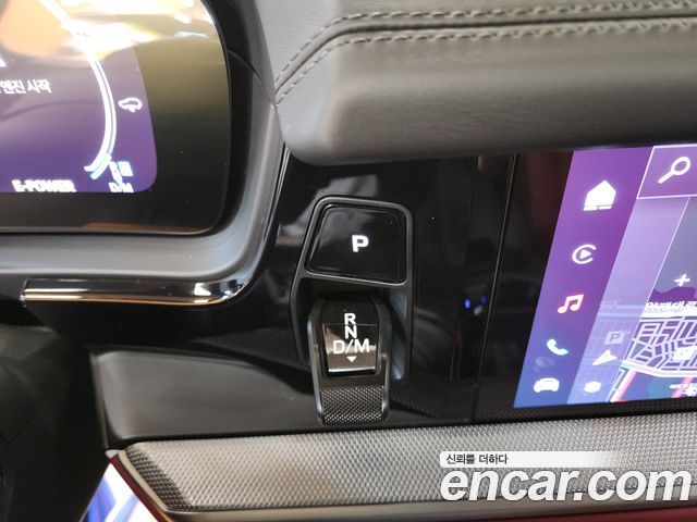Porsche Cayenne 2025 — photo 19