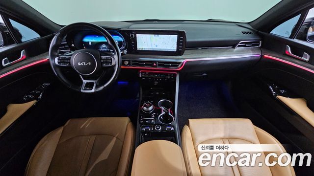 Kia K5 2023 — photo 10