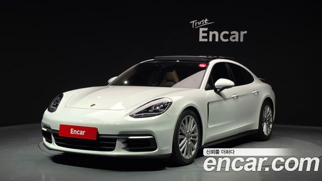 Porsche Panamera 2018 — photo 1