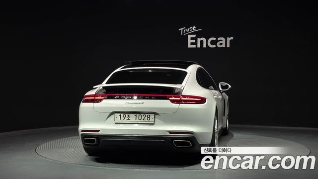 Porsche Panamera 2018 — photo 4