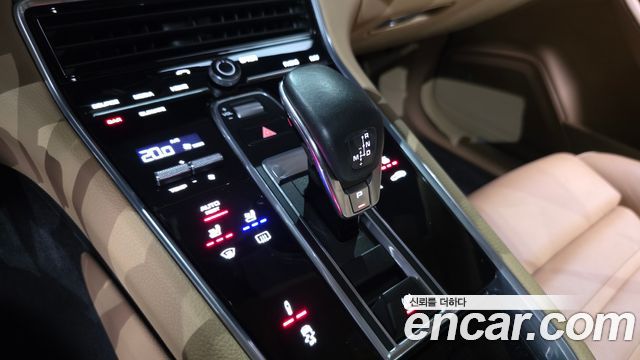 Porsche Panamera 2018 — photo 9