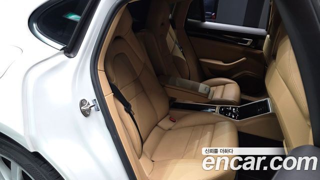Porsche Panamera 2018 — photo 11