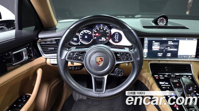 Porsche Panamera 2018 — photo 13