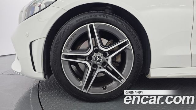 Mercedes-Benz C-Class 2021 — photo 5