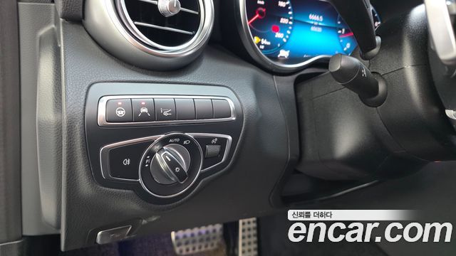 Mercedes-Benz C-Class 2021 — photo 17