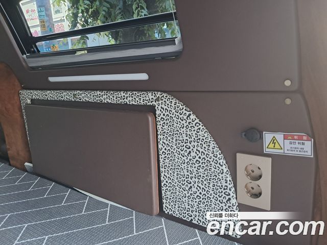 Hyundai Starex 2019 — photo 15