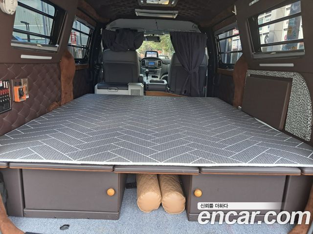 Hyundai Starex 2019 — photo 18