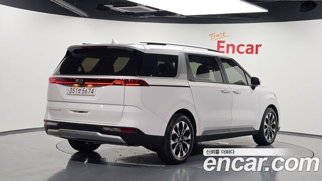 Kia Canival 2021 — photo 2