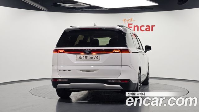 Kia Canival 2021 — photo 4