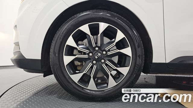 Kia Canival 2021 — photo 5
