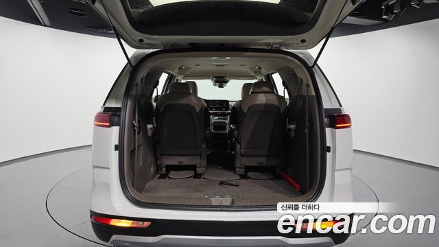 Kia Canival 2021 — photo 26