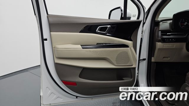 Kia Canival 2021 — photo 14