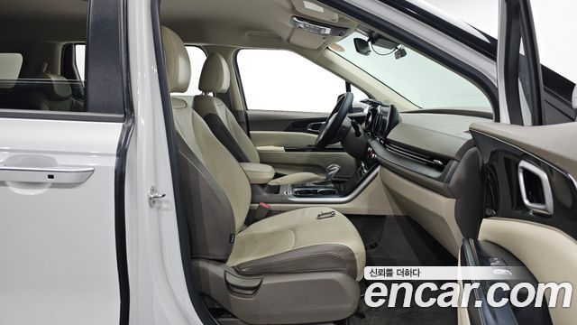 Kia Canival 2021 — photo 16