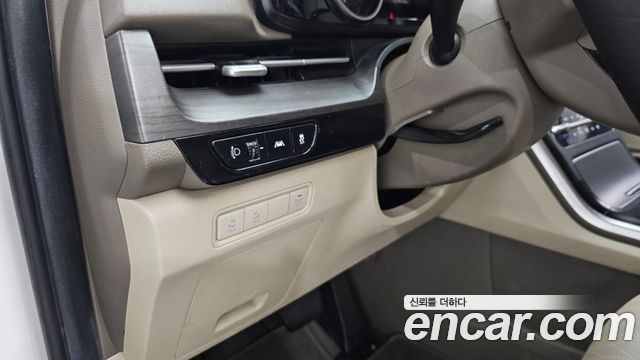 Kia Canival 2021 — photo 28