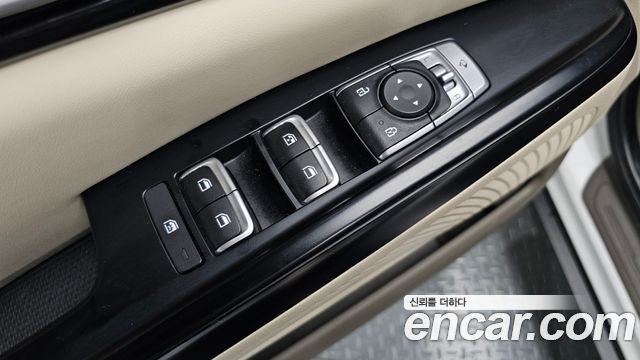 Kia Canival 2021 — photo 32