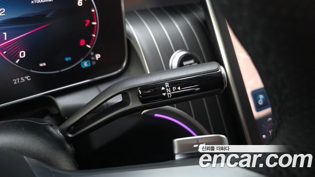 Mercedes-Benz GLC-Class 2025 — photo 12