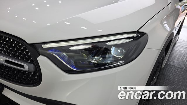 Mercedes-Benz GLC-Class 2025 — photo 8