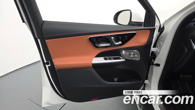 Mercedes-Benz GLC-Class 2025 — photo 14