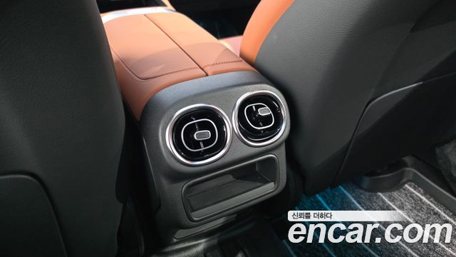 Mercedes-Benz GLC-Class 2025 — photo 31