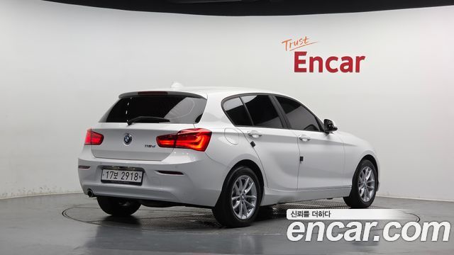 BMW 1-Series 2018 — photo 2