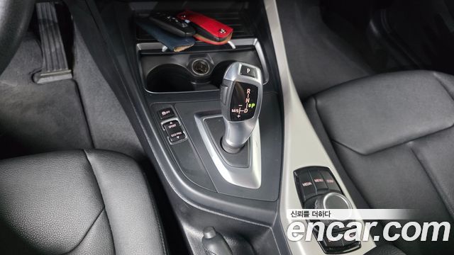 BMW 1-Series 2018 — photo 12