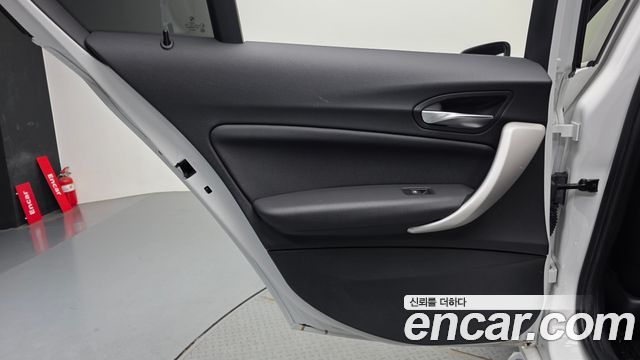 BMW 1-Series 2018 — photo 15