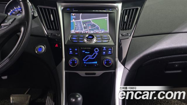 Hyundai Sonata 2011 — photo 20