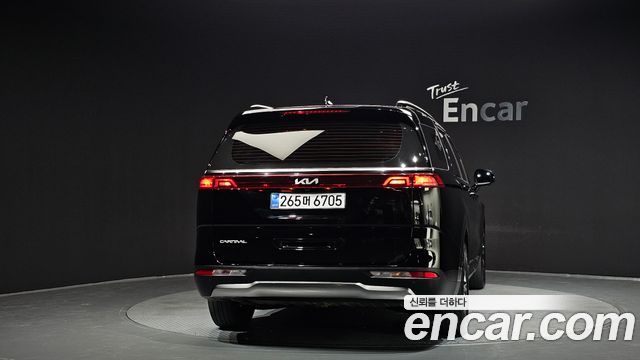 Kia Canival 2023 — photo 4