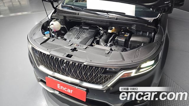 Kia Canival 2023 — photo 6
