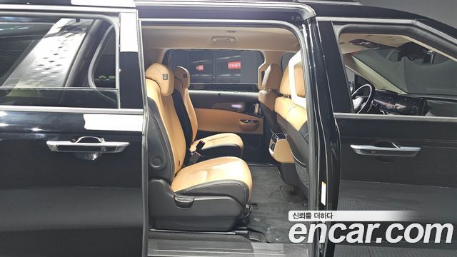 Kia Canival 2023 — photo 17