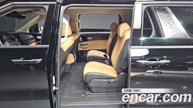 Kia Canival 2023 — photo 18