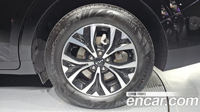 Kia Canival 2023 — photo 7